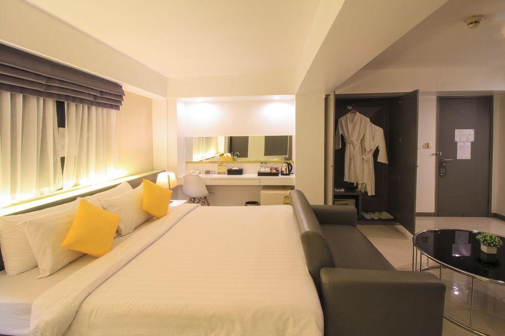 Myhotel Cmyk@Ratchada Bangkok Buitenkant foto