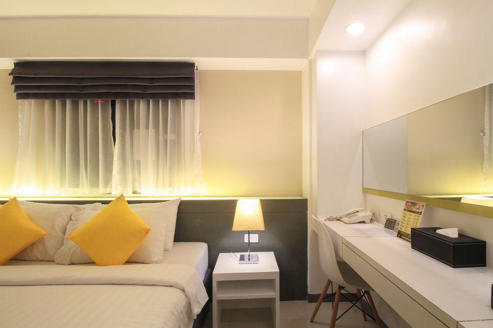 Myhotel Cmyk@Ratchada Bangkok Buitenkant foto
