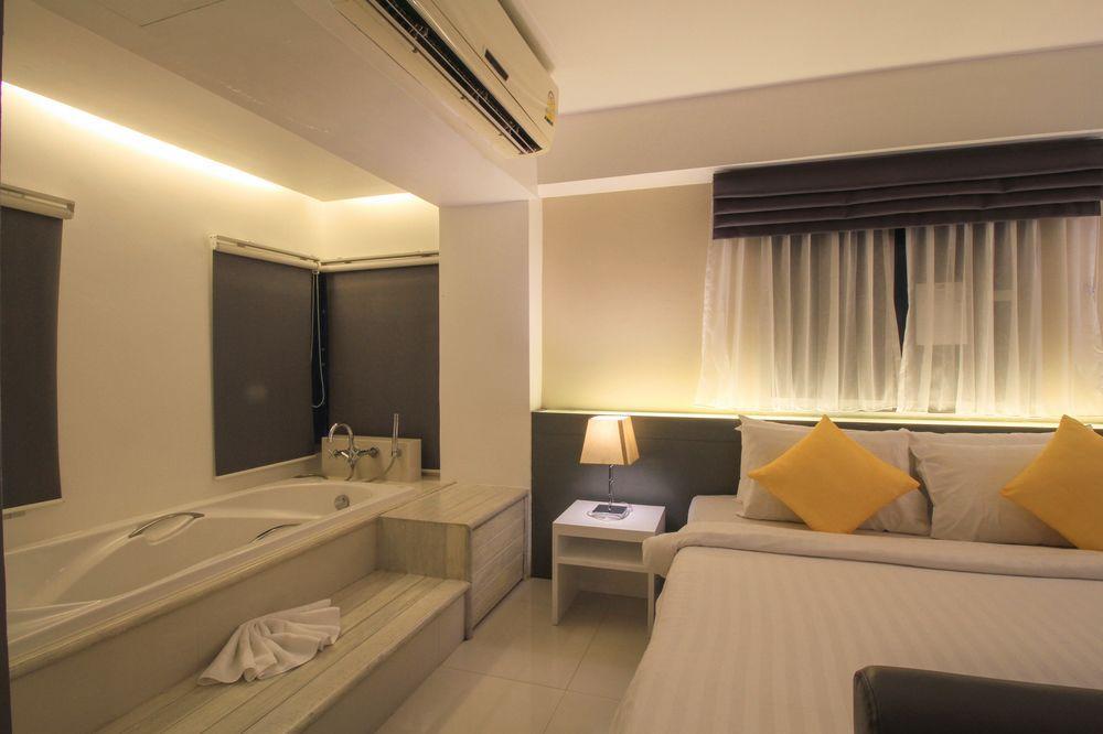 Myhotel Cmyk@Ratchada Bangkok Buitenkant foto
