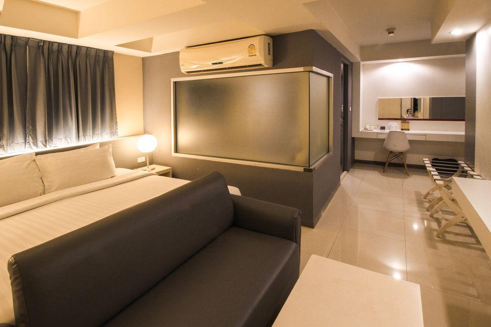 Myhotel Cmyk@Ratchada Bangkok Buitenkant foto
