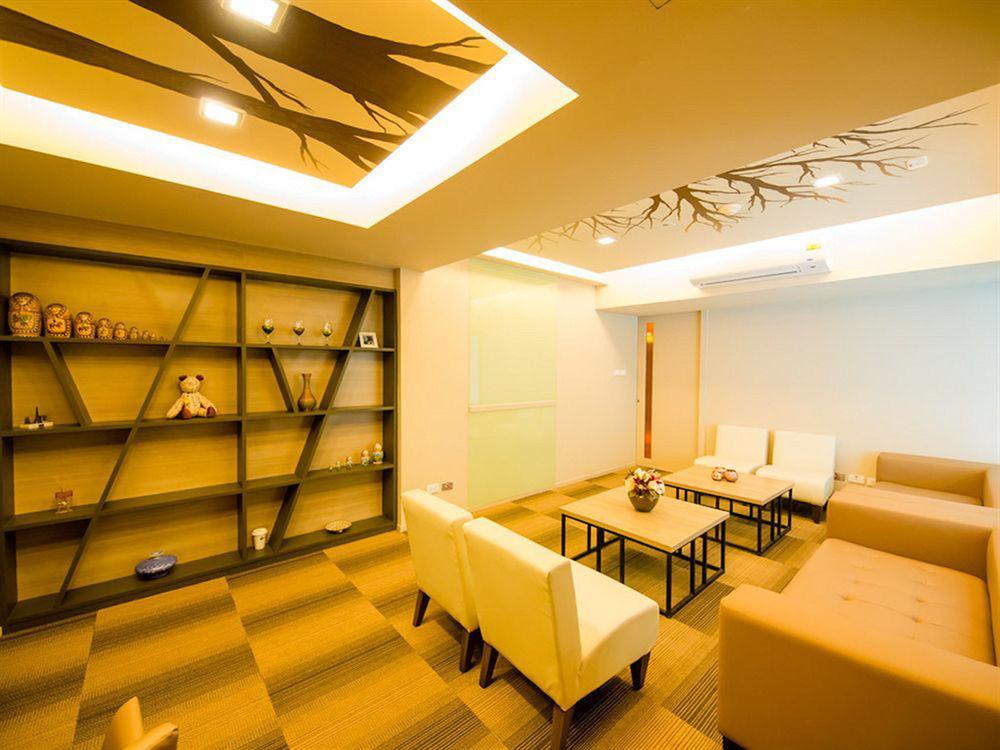 Myhotel Cmyk@Ratchada Bangkok Buitenkant foto